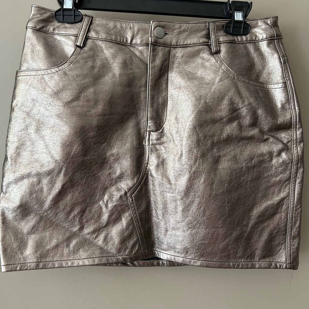 Le Lis Faux Leather Metallic Holiday Party Mini Skirt Size Medium New Year’s Eve